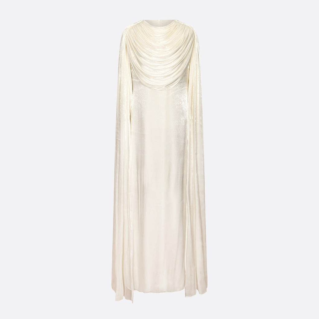 Robe longue drapée blanc cassé de la marque LUMYRA, vue de face avec détails de tissu fluide et élégance naturelle
